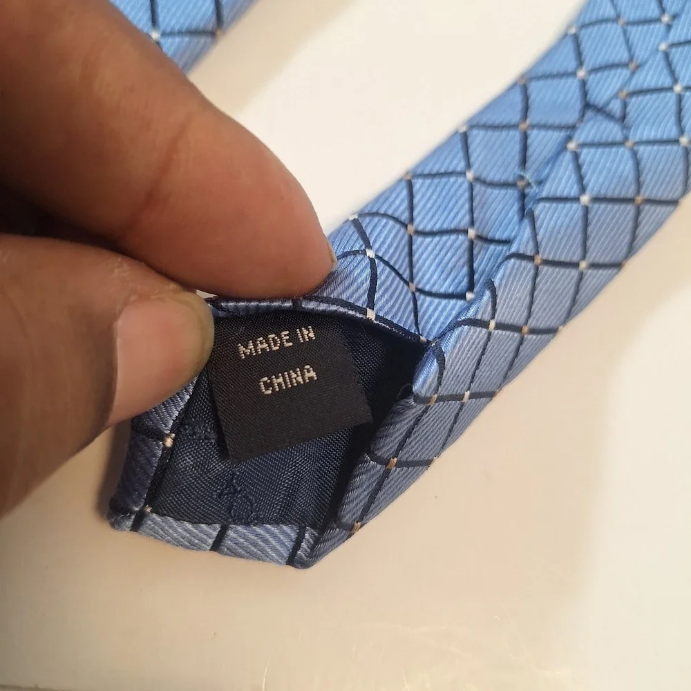 Nautica Silk Men's Woven Tie‎ Blue Black White Geometric Pattern Pointed Style